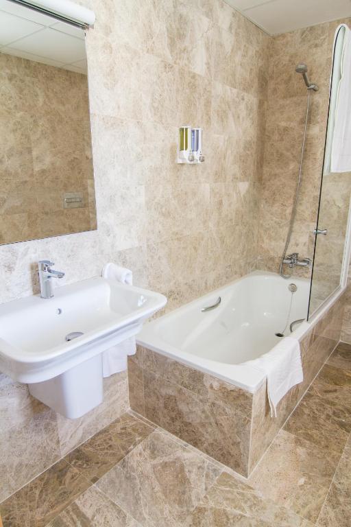 Hotel Senderos 3*
