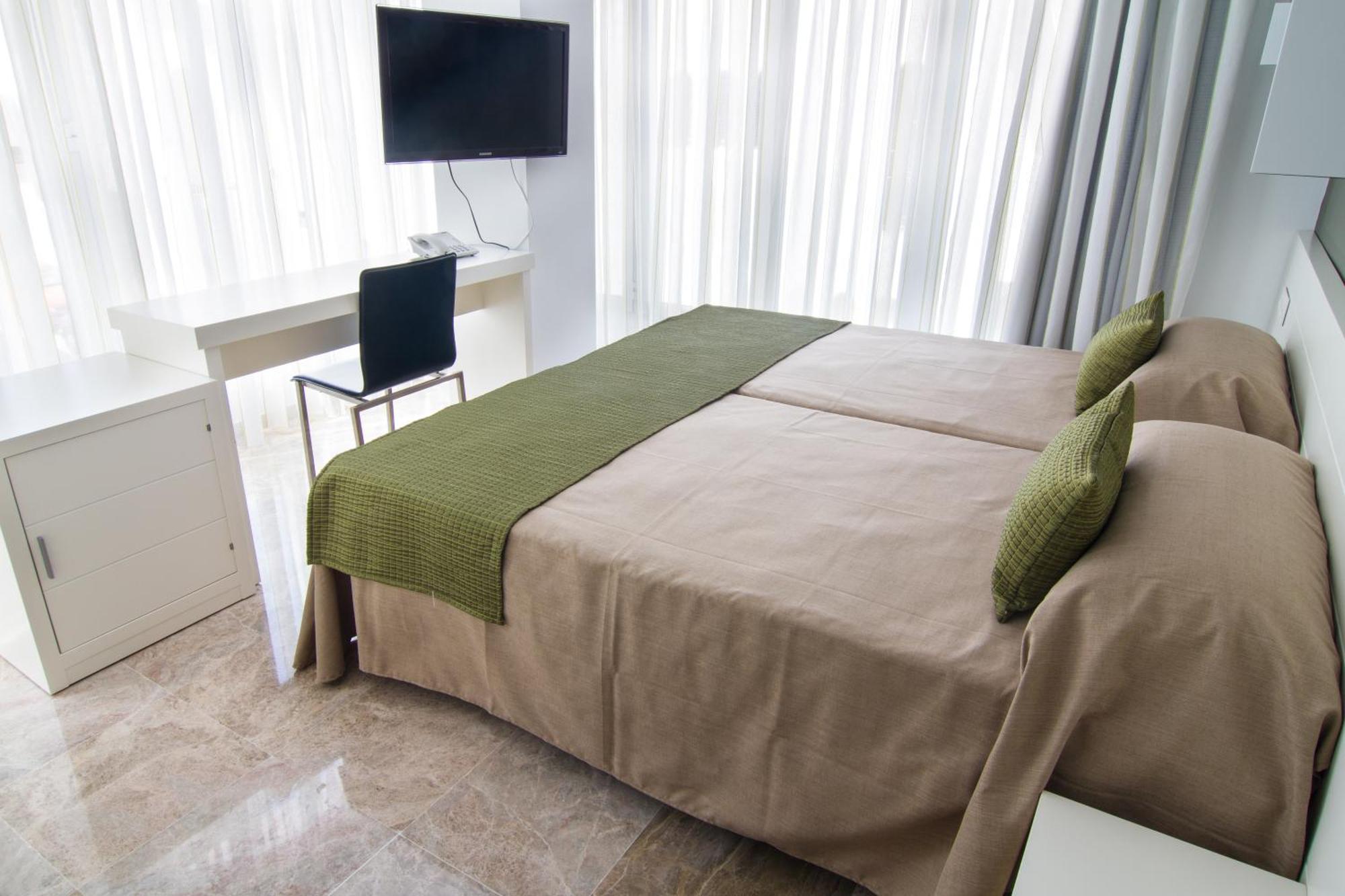 Hotel Senderos Agua Amarga (Almeria)